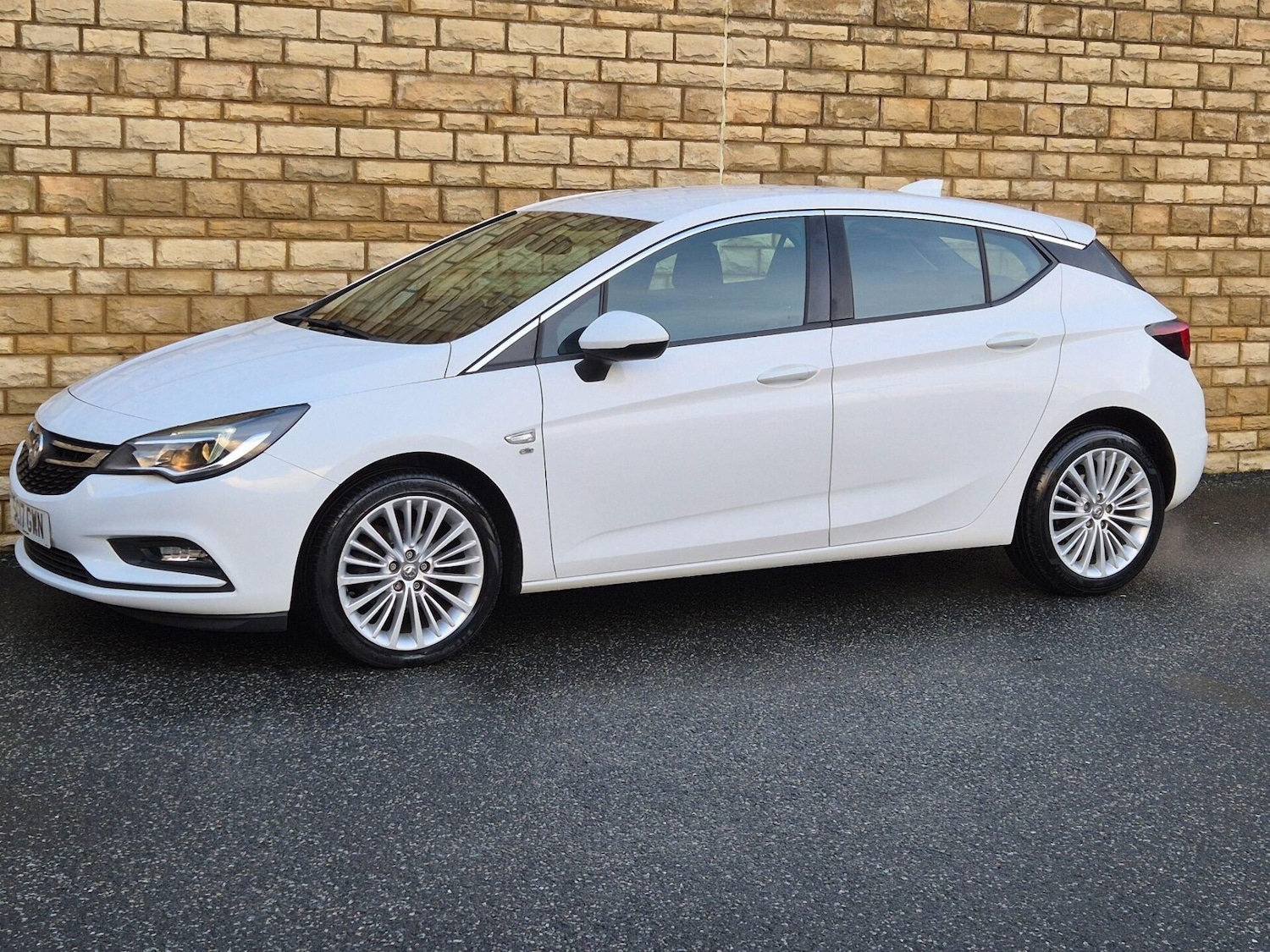 Used Vauxhall Astra 2017 for sale - 76608916: Photo 31