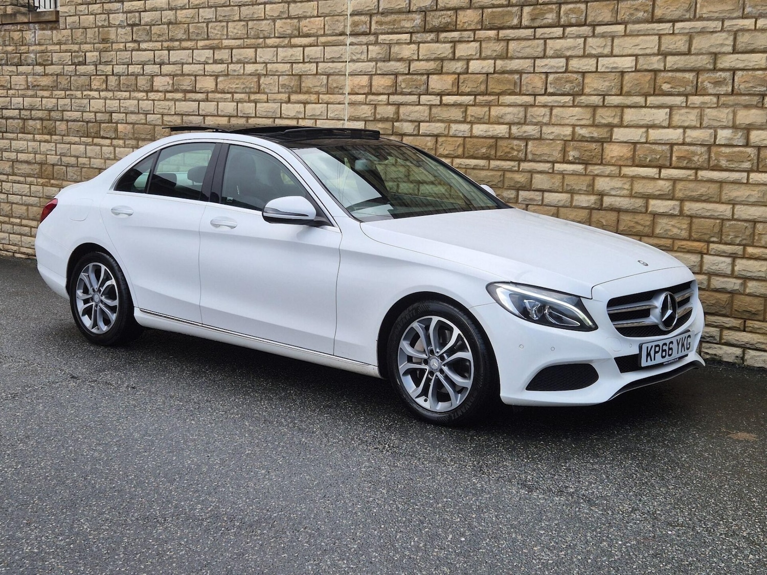 Used Mercedes-Benz C Class 2016 for sale - 76608932: Photo 13