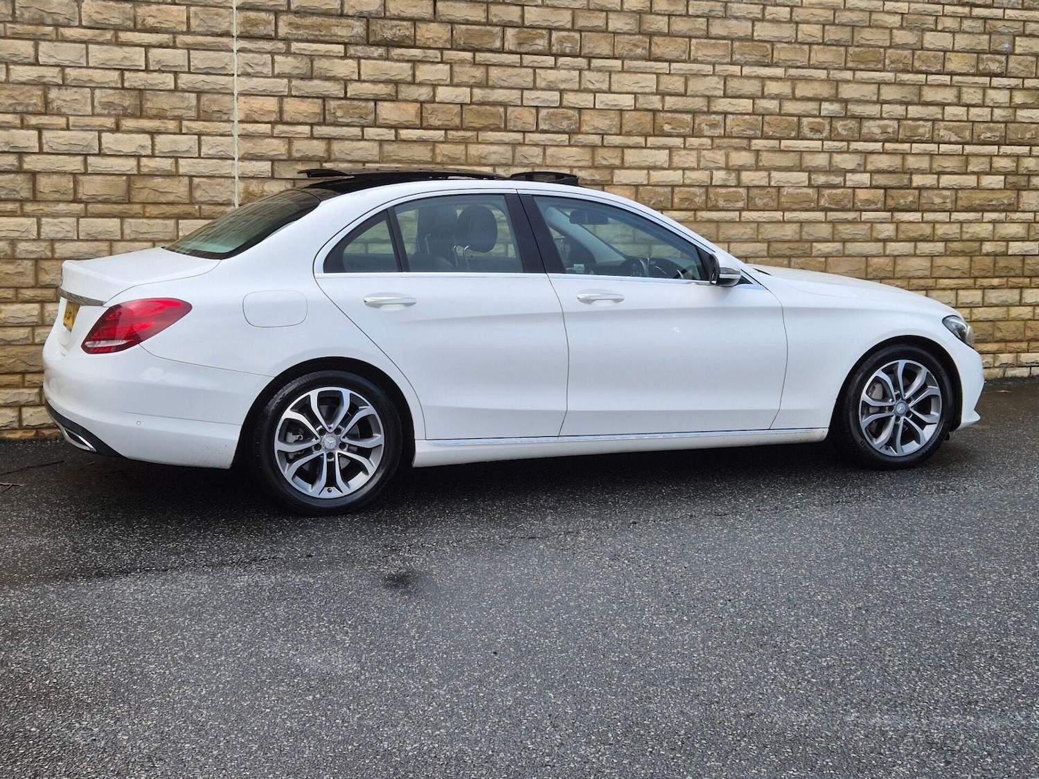 Used Mercedes-Benz C Class 2016 for sale - 76608932: Photo 17
