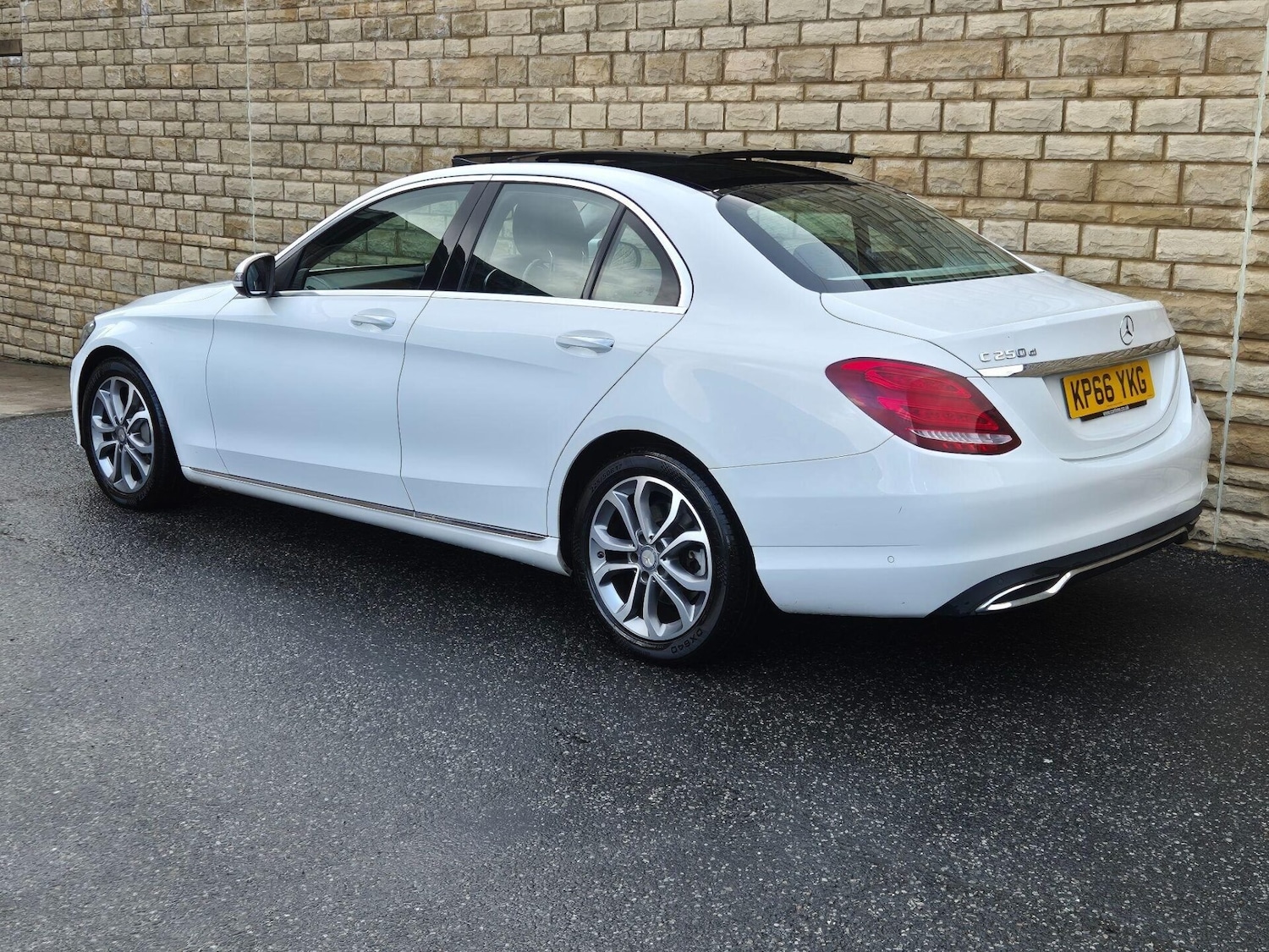 Used Mercedes-Benz C Class 2016 for sale - 76608932: Photo 30