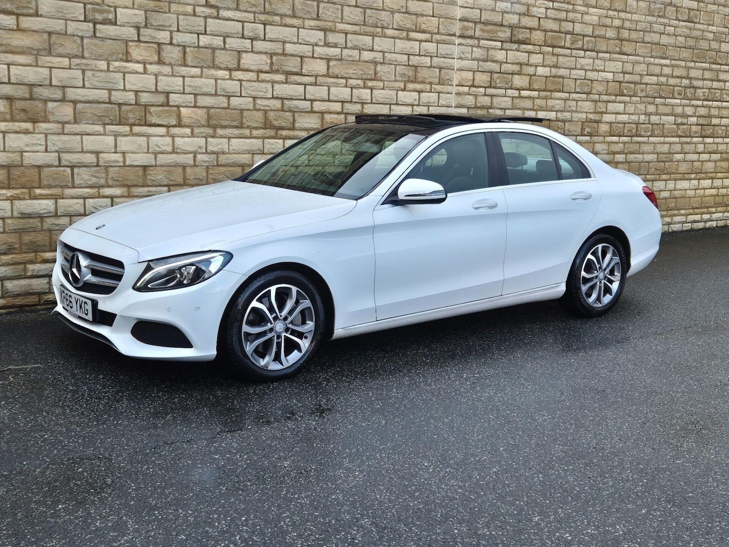 Used Mercedes-Benz C Class 2016 for sale - 76608932: Photo 33