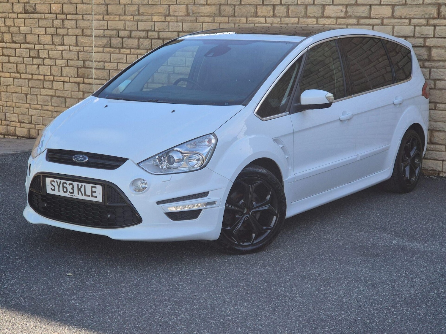 Used Ford S-Max 2013 for sale - 76608934: Photo 3