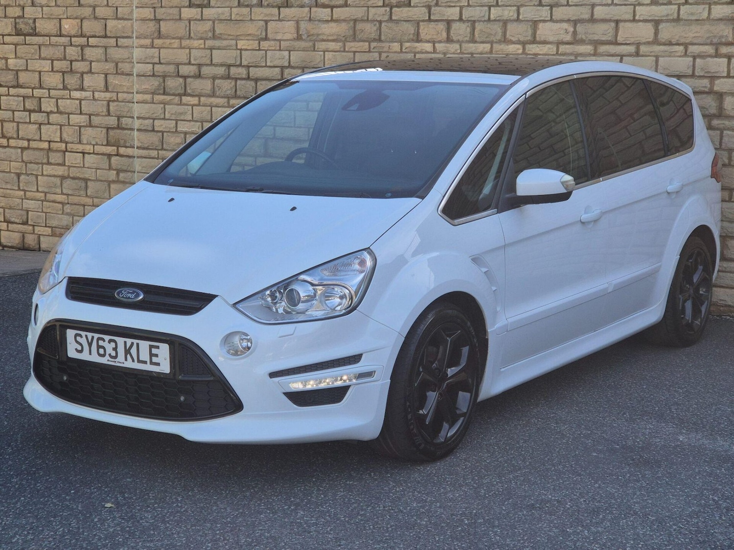 Used Ford S-Max 2013 for sale - 76608934: Photo 4
