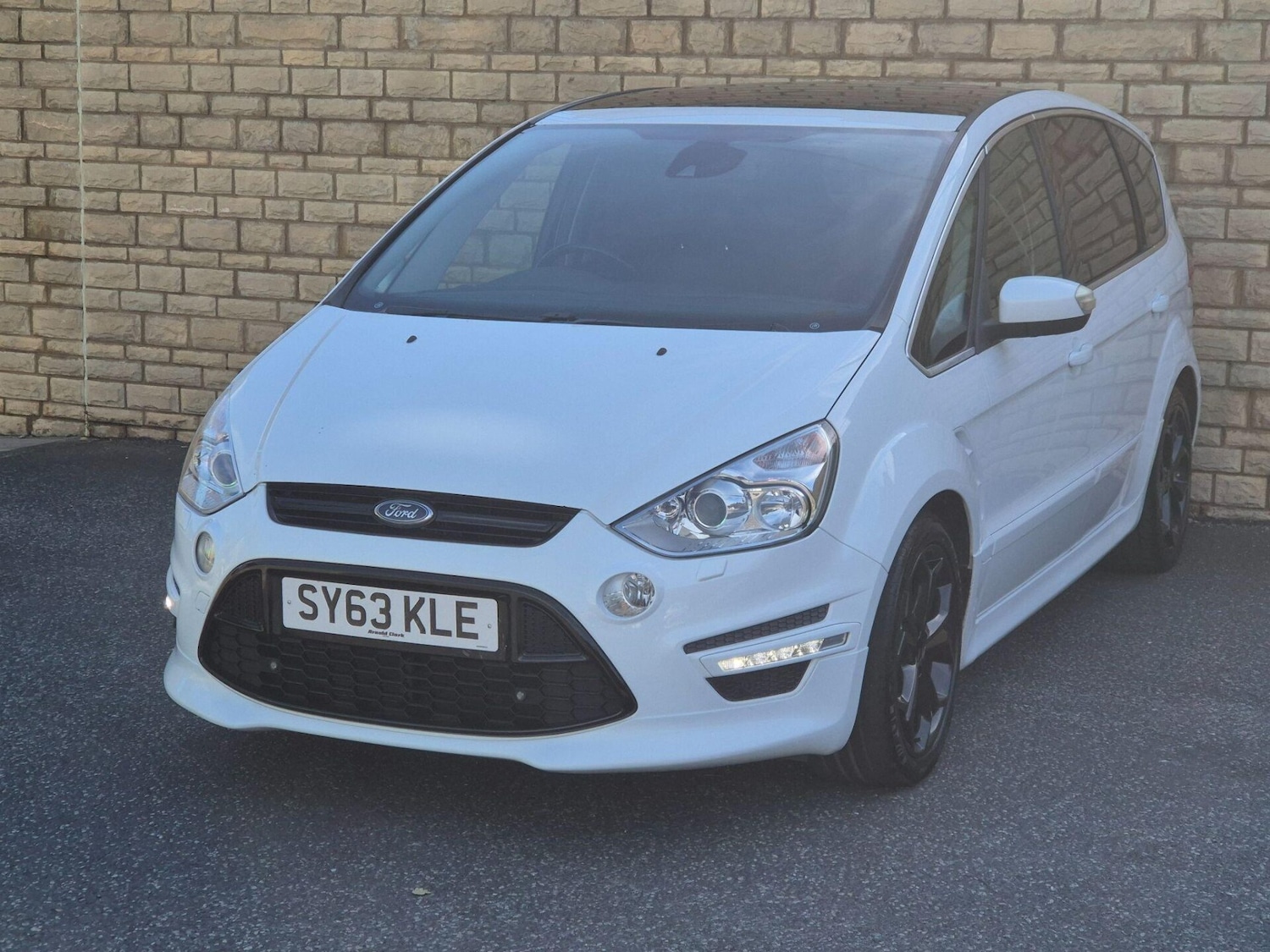 Used Ford S-Max 2013 for sale - 76608934: Photo 5
