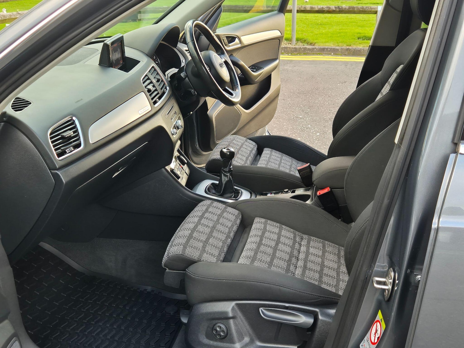 Used Audi Q3 2015 for sale - 77465595: Photo 14