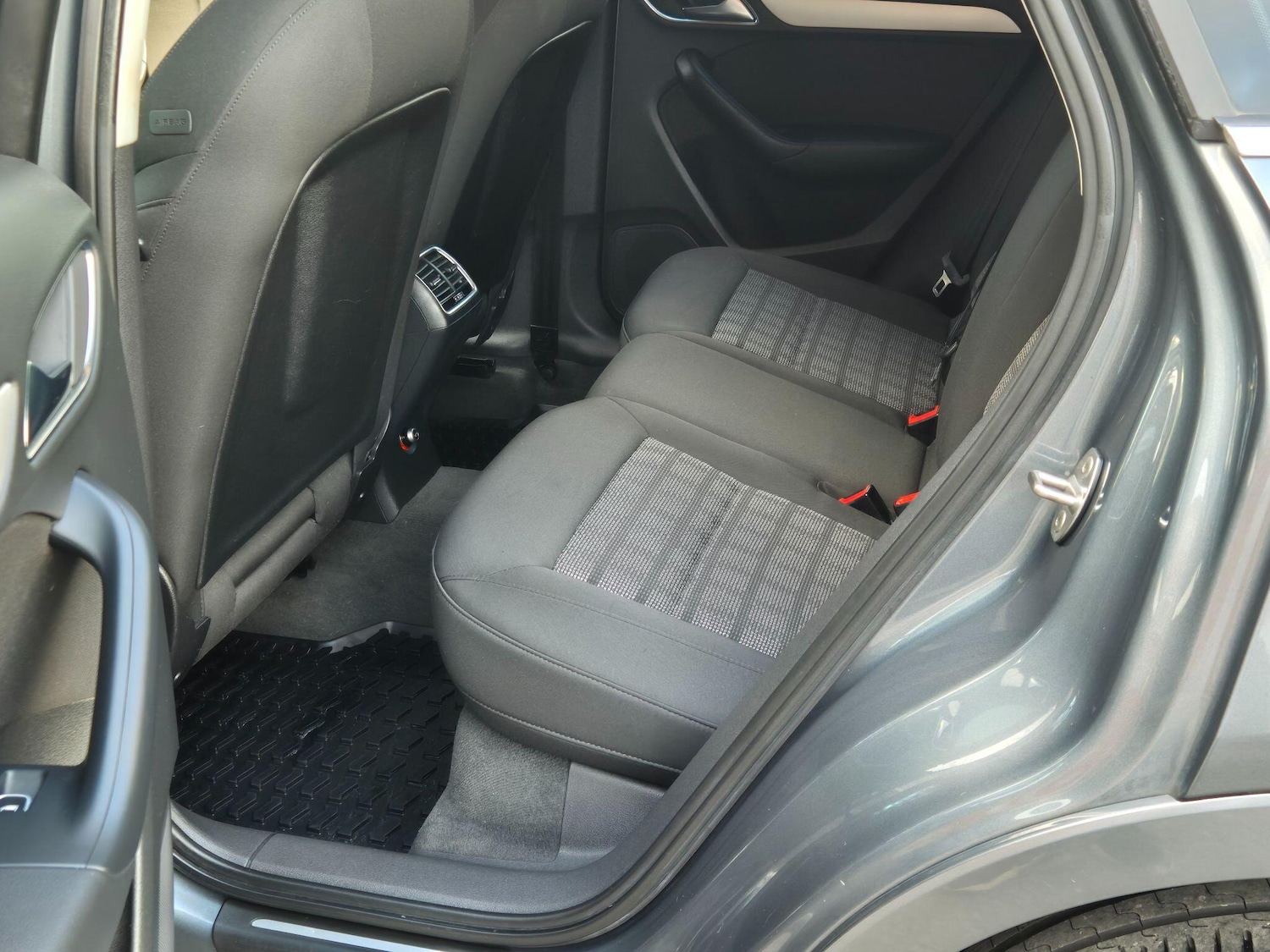 Used Audi Q3 2015 for sale - 77465595: Photo 18