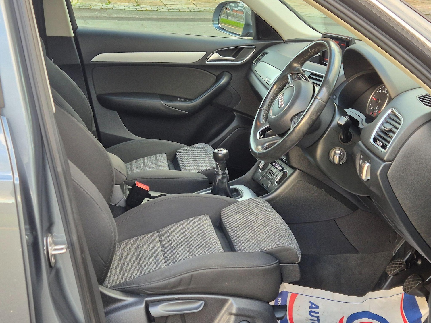 Used Audi Q3 2015 for sale - 77465595: Photo 2