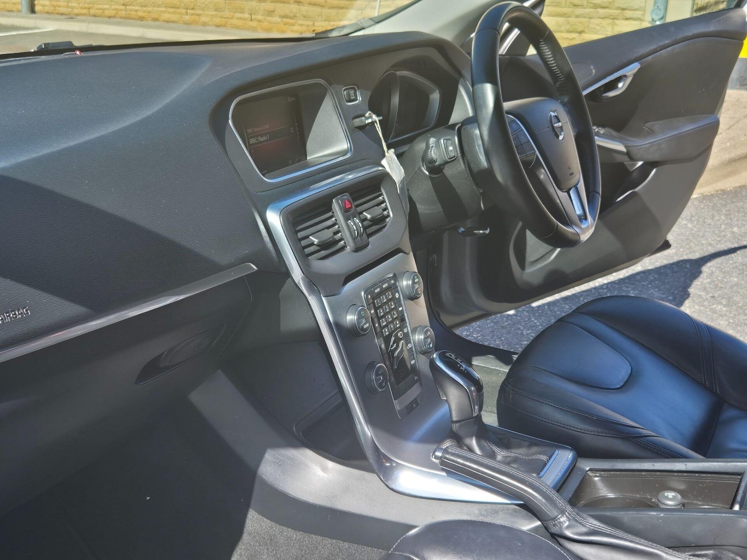 Used Volvo V40 2017 for sale - 76608910: Photo 18