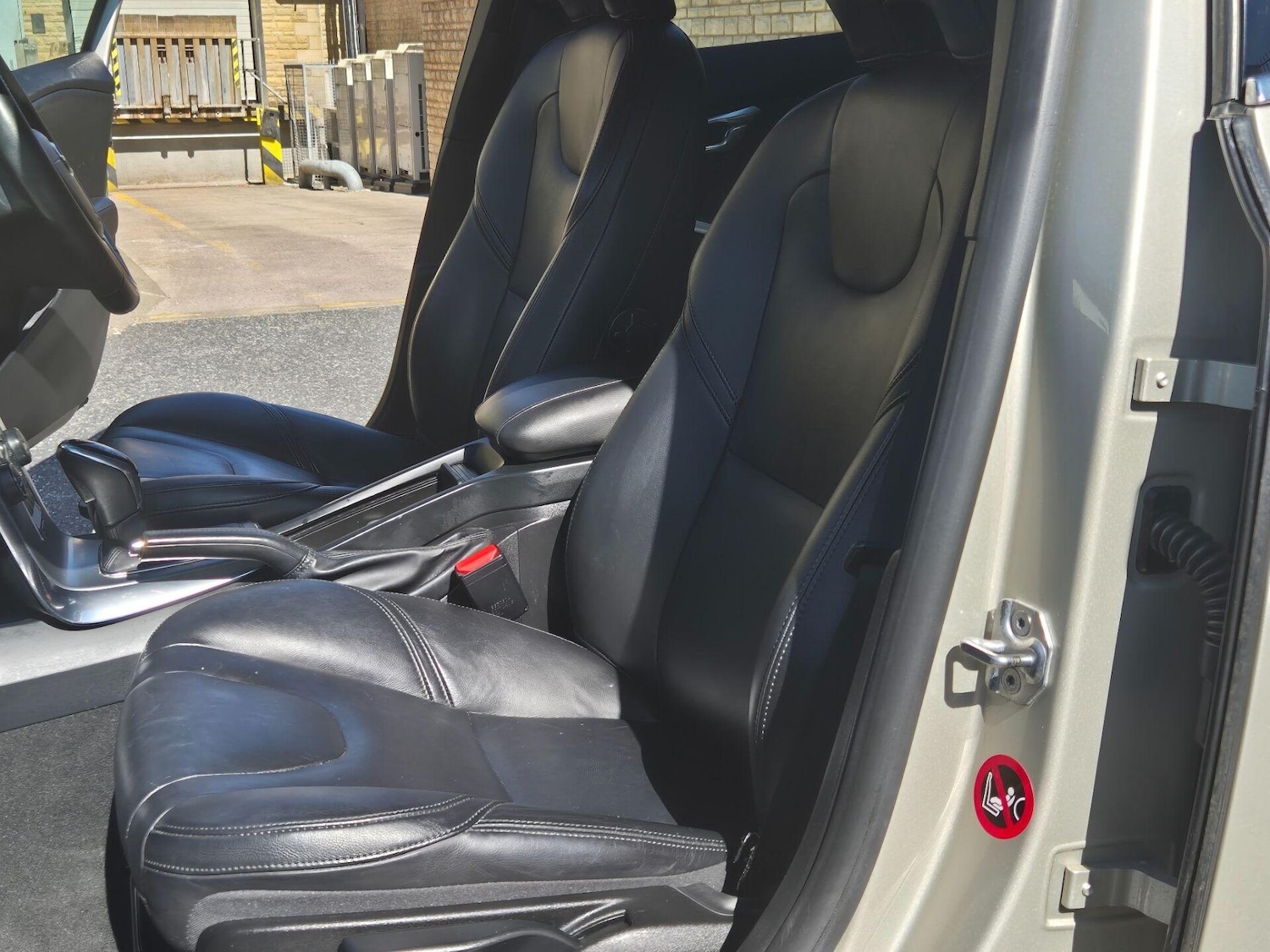 Used Volvo V40 2017 for sale - 76608910: Photo 22