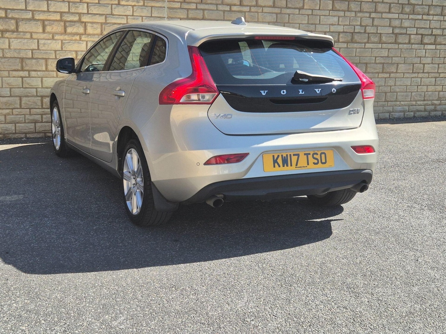 Used Volvo V40 2017 for sale - 76608910: Photo 23