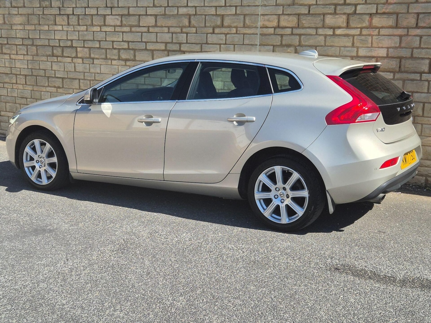 Used Volvo V40 2017 for sale - 76608910: Photo 27