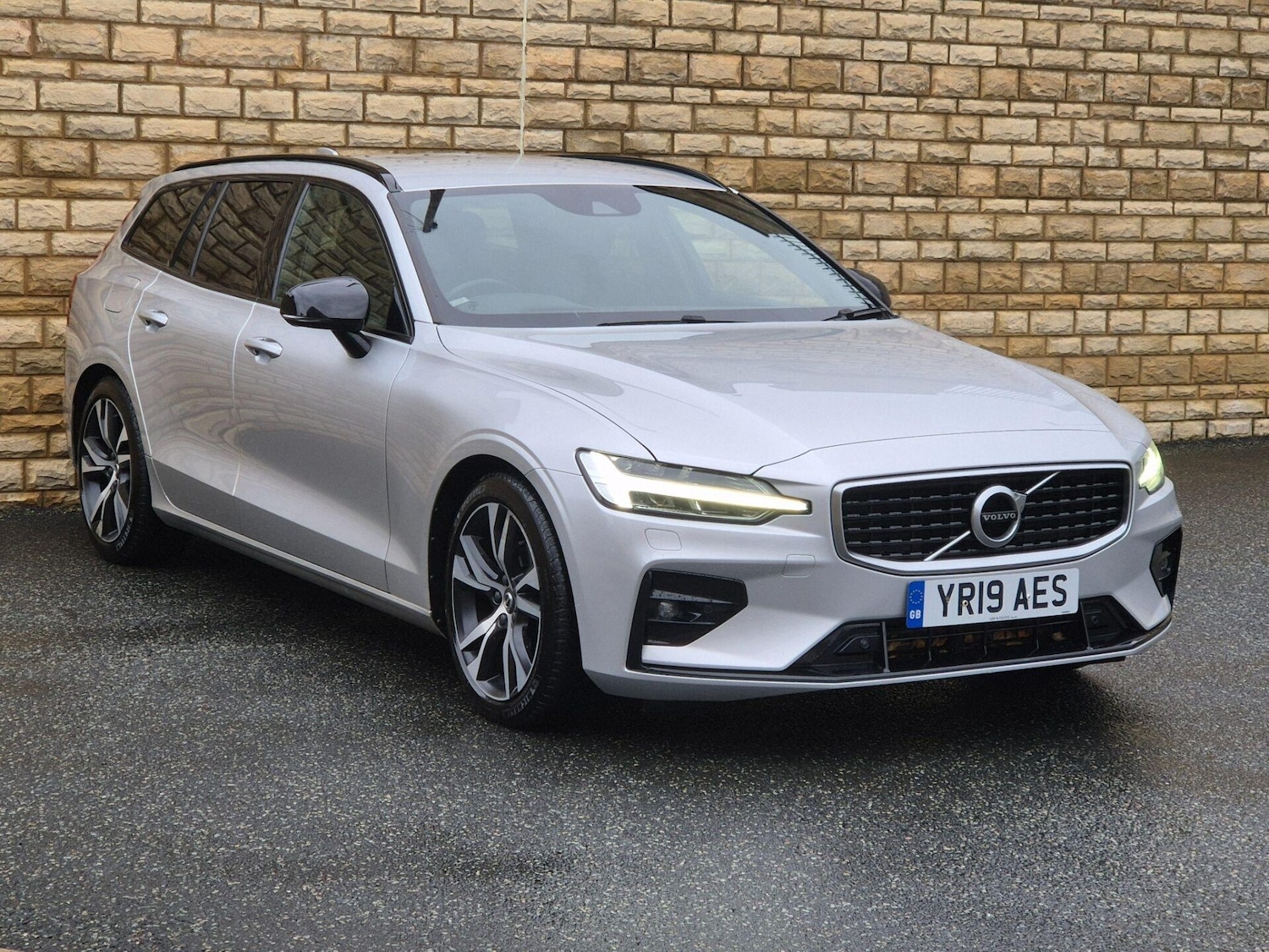 Used Volvo V60 2019 for sale - 76608909: Photo 11