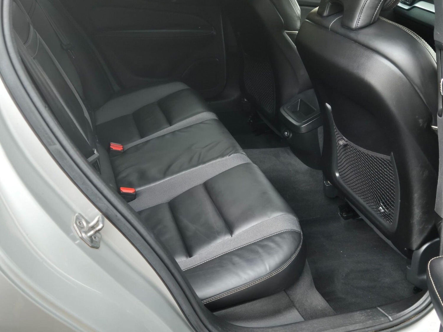 Used Volvo V60 2019 for sale - 76608909: Photo 14