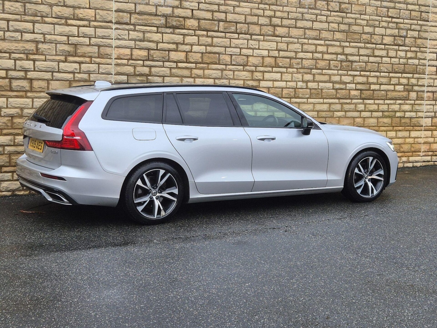 Used Volvo V60 2019 for sale - 76608909: Photo 17