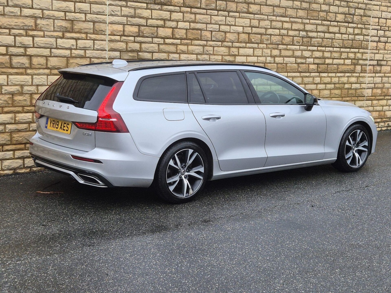 Used Volvo V60 2019 for sale - 76608909: Photo 19