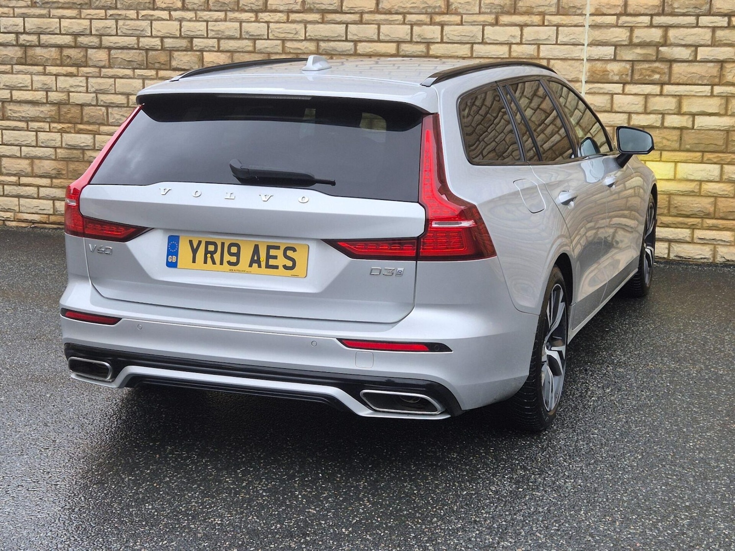 Used Volvo V60 2019 for sale - 76608909: Photo 21