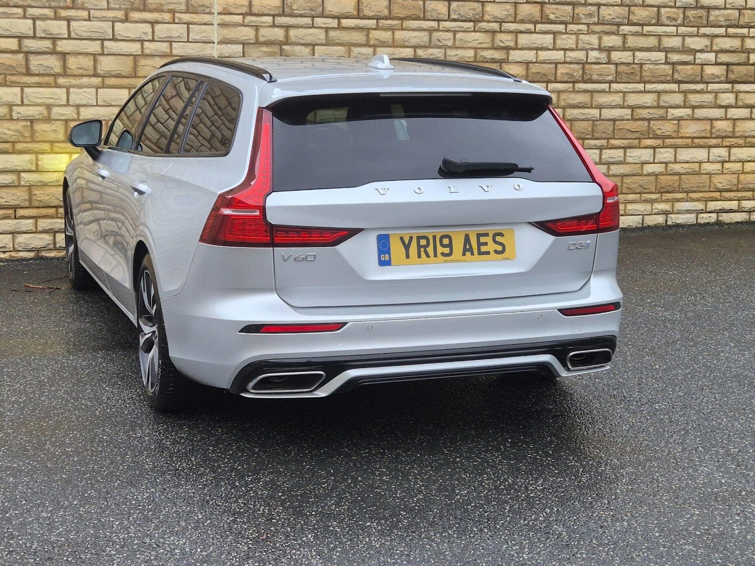 Used Volvo V60 2019 for sale - 76608909: Photo 24