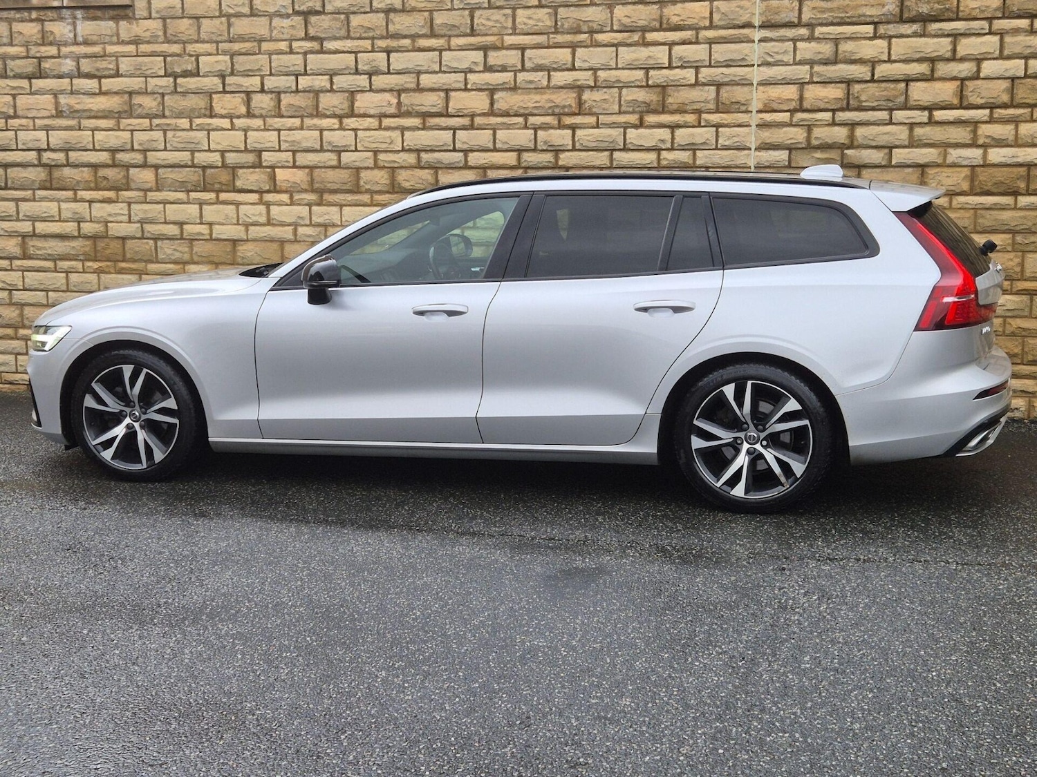 Used Volvo V60 2019 for sale - 76608909: Photo 29