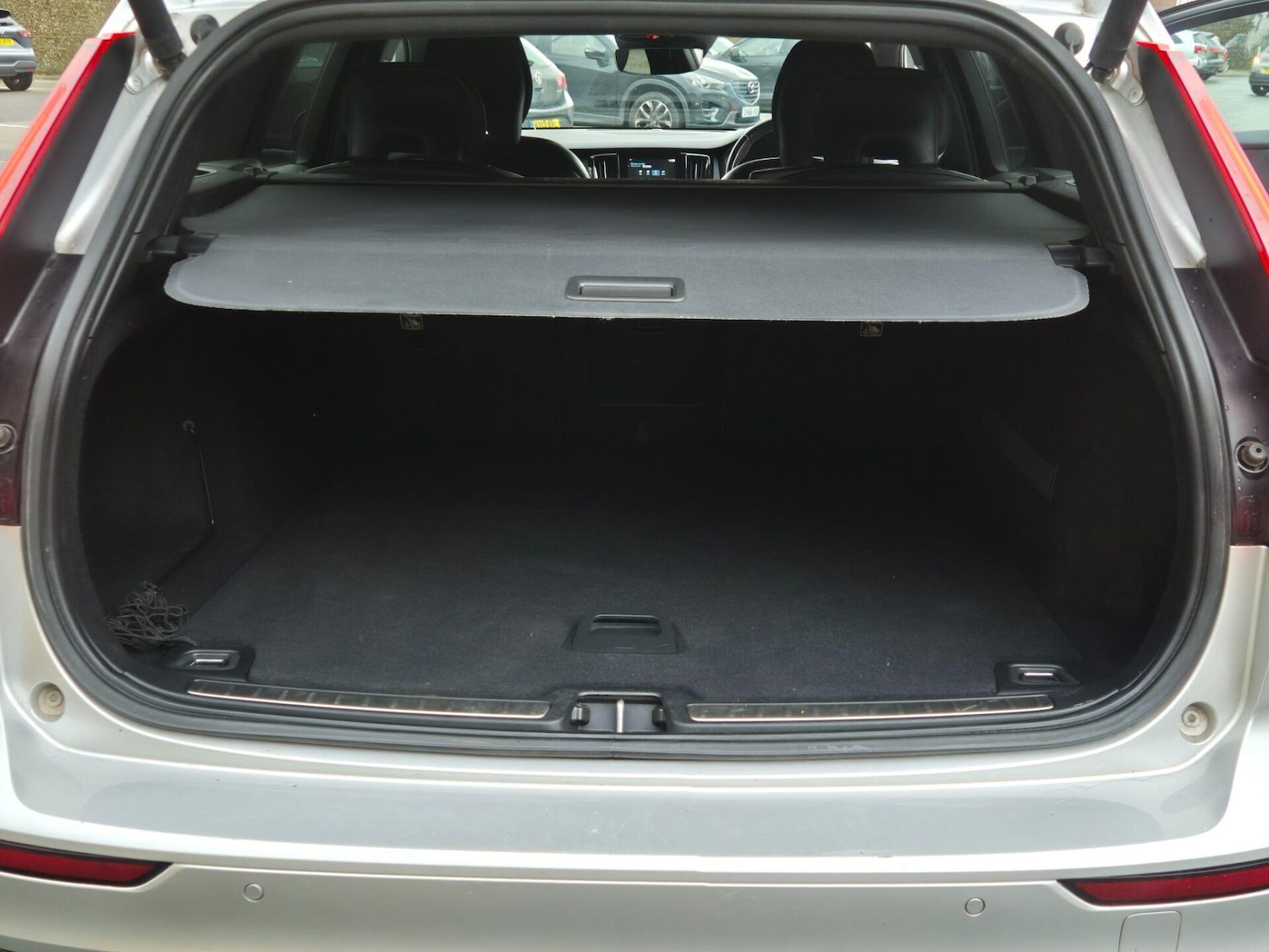 Used Volvo V60 2019 for sale - 76608909: Photo 30