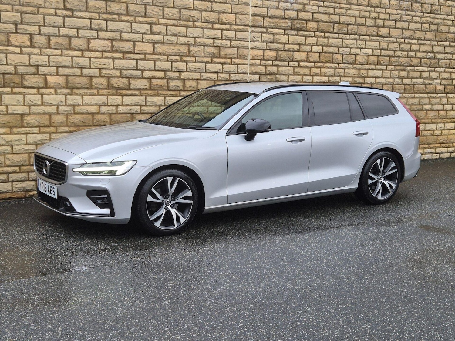 Used Volvo V60 2019 for sale - 76608909: Photo 32