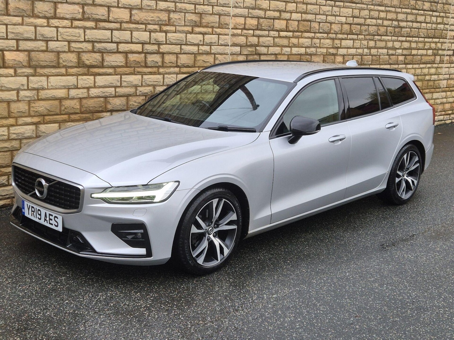 Used Volvo V60 2019 for sale - 76608909: Photo 35