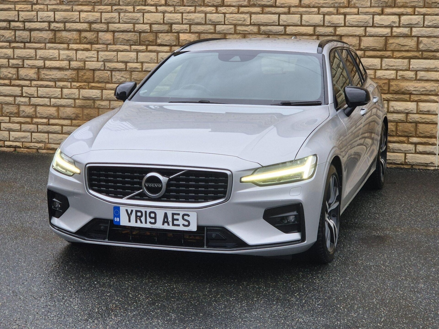 Used Volvo V60 2019 for sale - 76608909: Photo 5