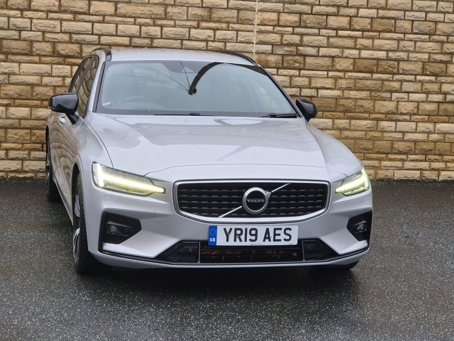 Used Volvo V60 2019 for sale - 76608909: Photo 8