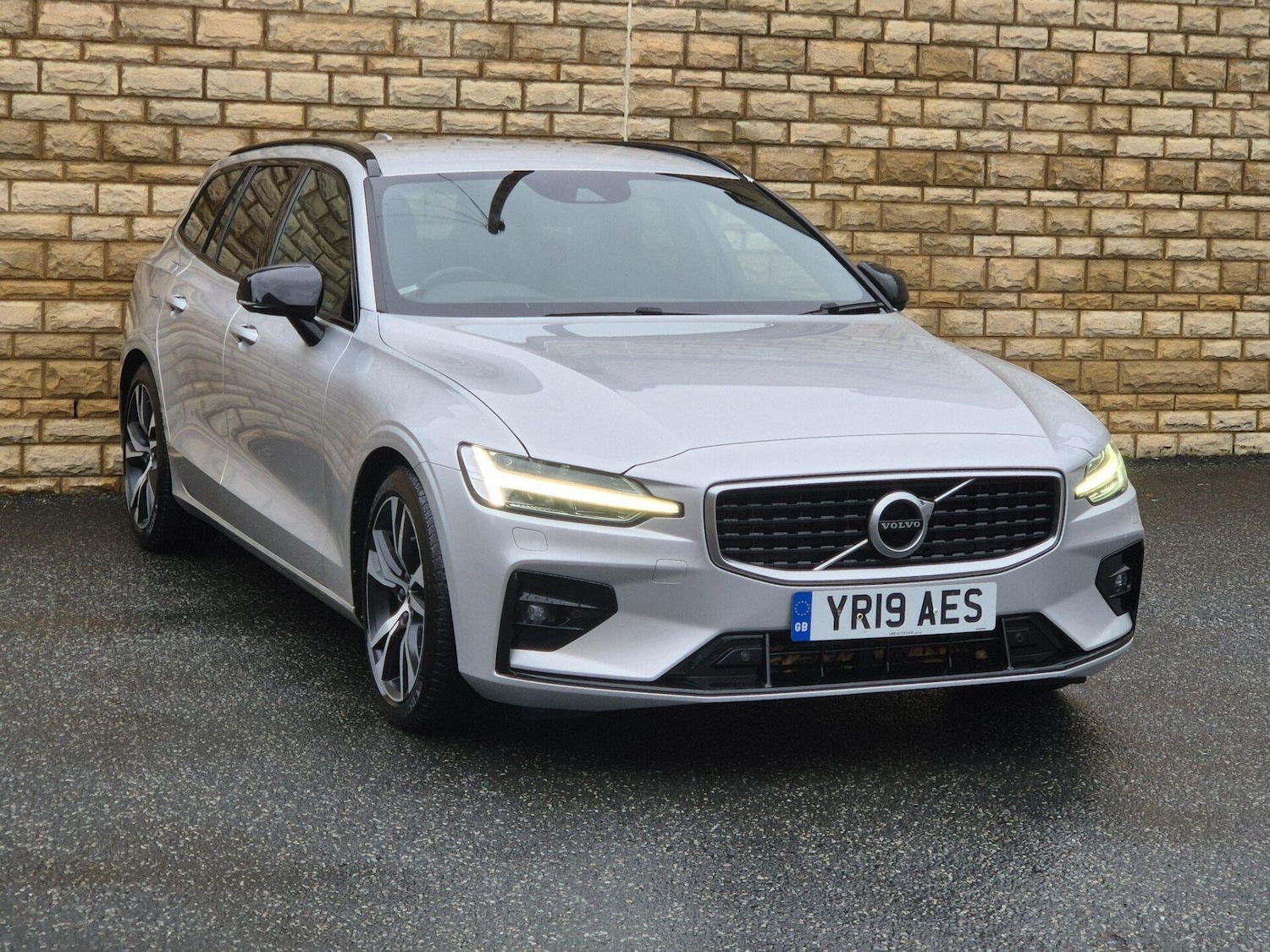 Used Volvo V60 2019 for sale - 76608909: Photo 9