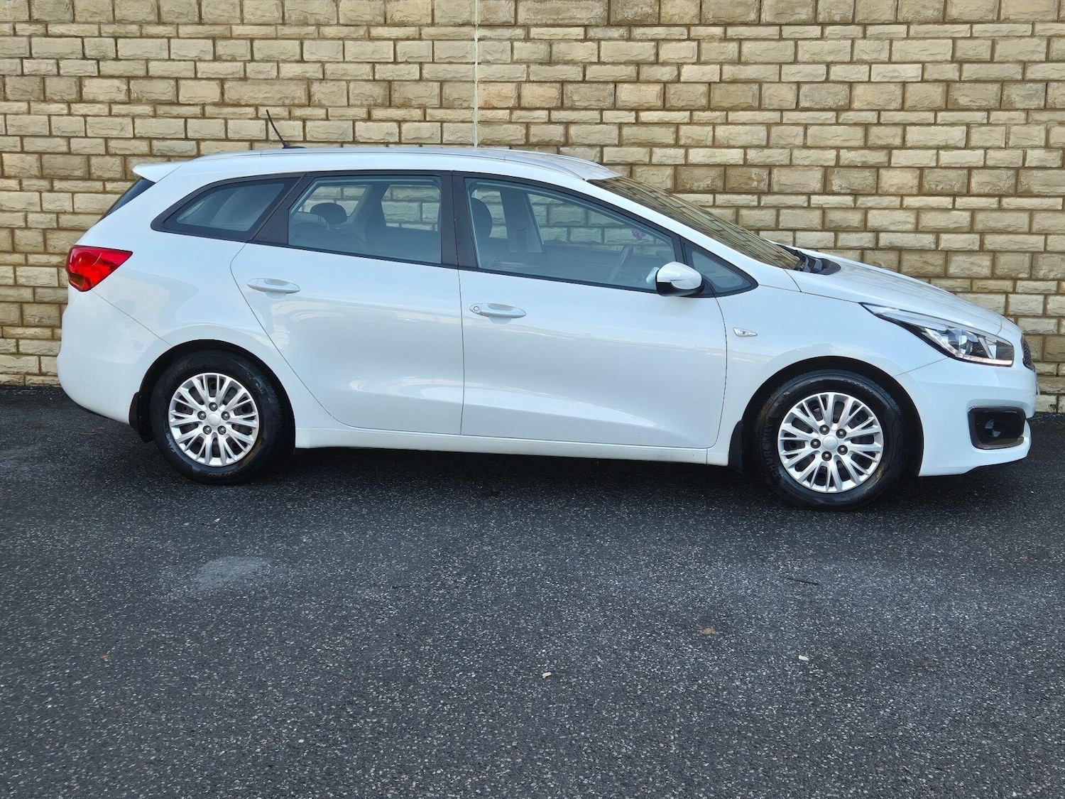 Used Kia Ceed 2024 for sale - 76719460: Photo 13