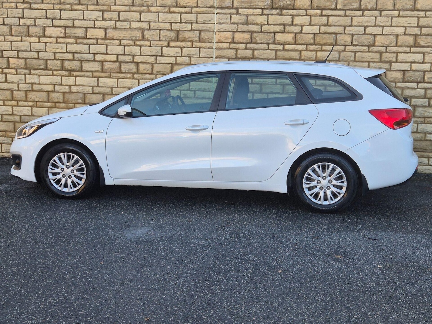 Used Kia Ceed 2024 for sale - 76719460: Photo 28