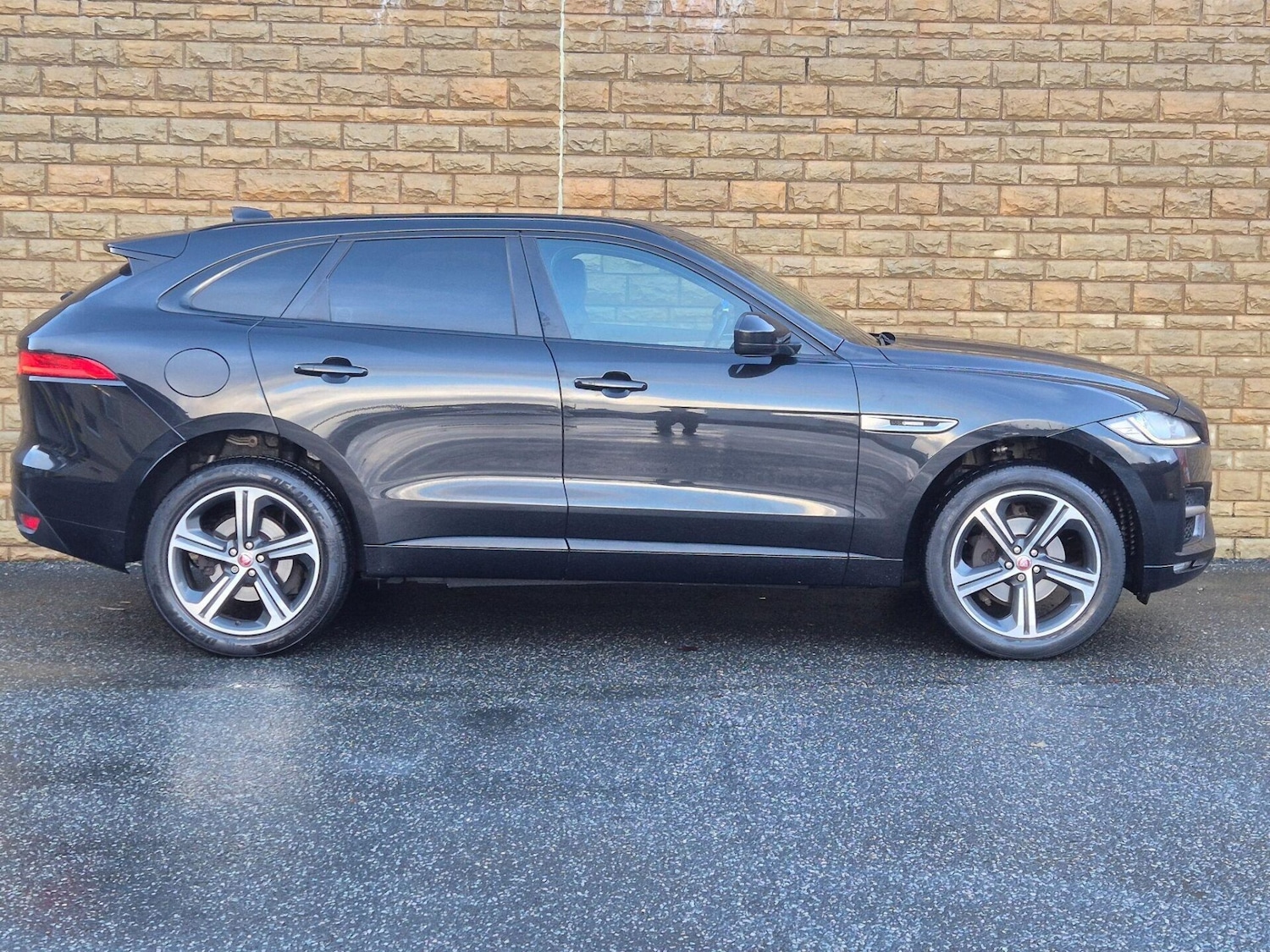 Used Jaguar F-Pace 2017 for sale - 76719456: Photo 15