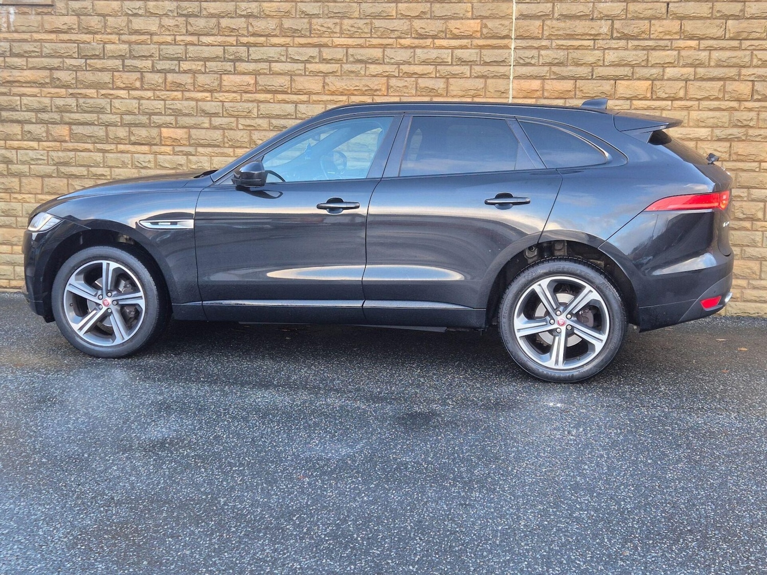 Used Jaguar F-Pace 2017 for sale - 76719456: Photo 27