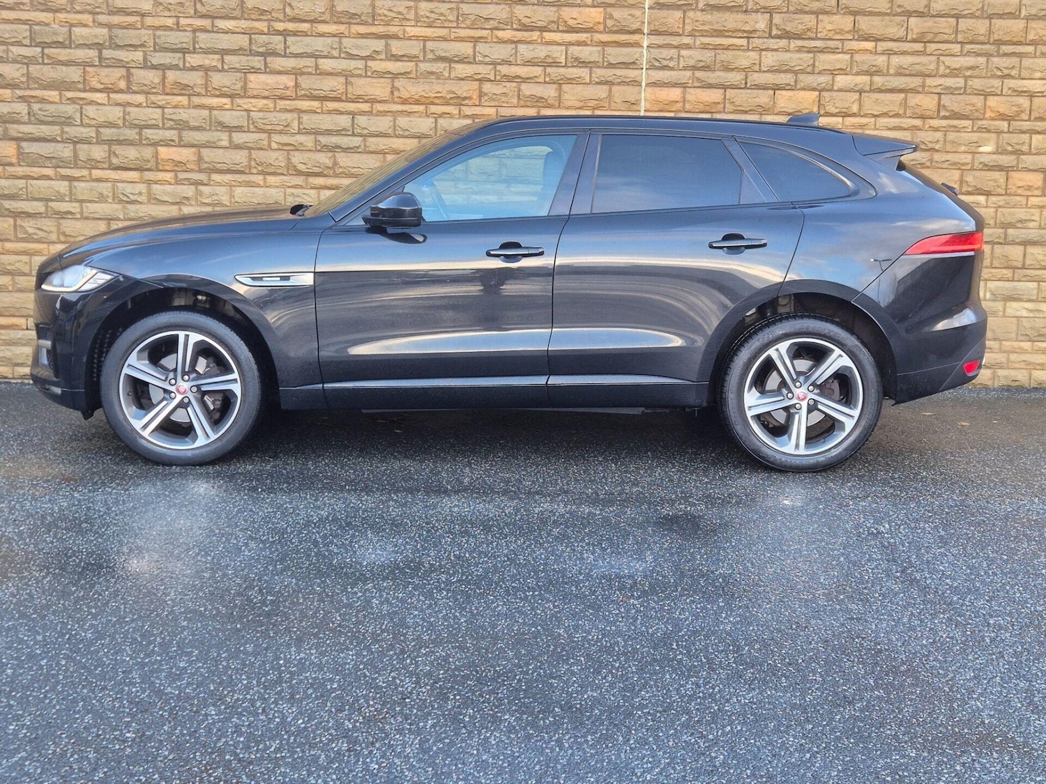 Used Jaguar F-Pace 2017 for sale - 76719456: Photo 28