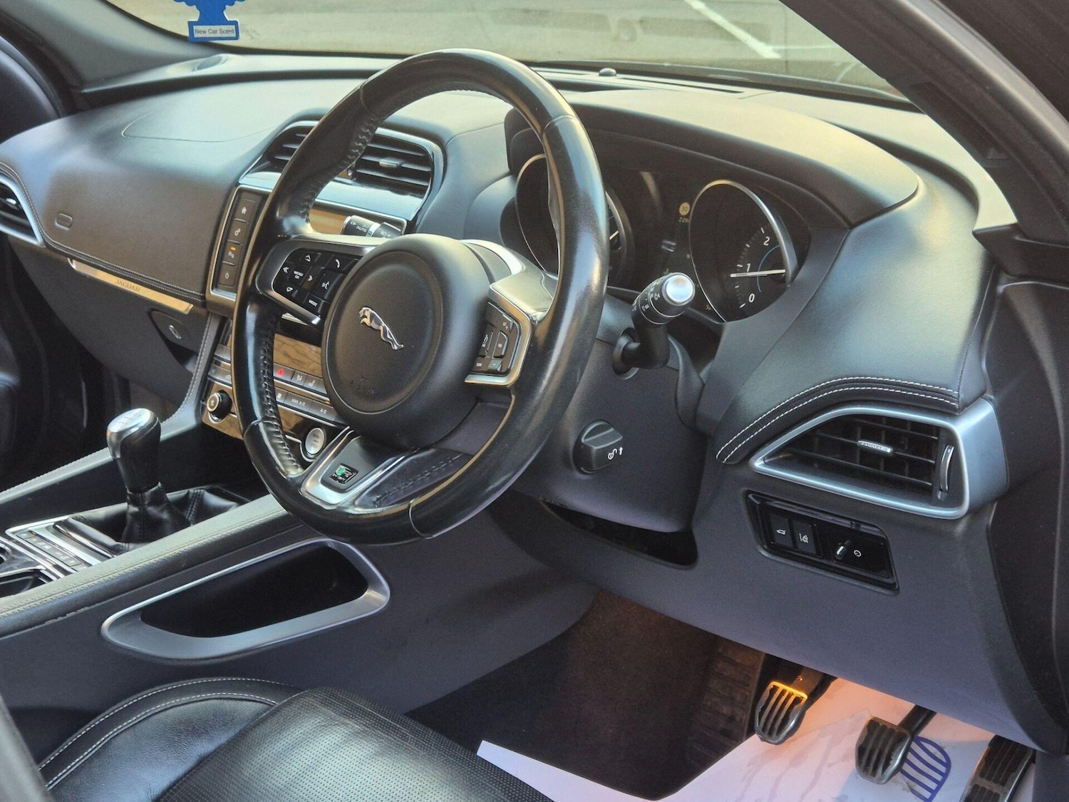 Used Jaguar F-Pace 2017 for sale - 76719456: Photo 6