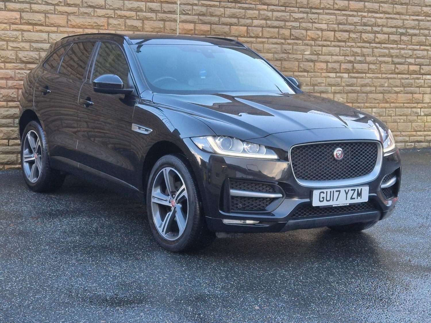Used Jaguar F-Pace 2017 for sale - 76719456: Photo 9
