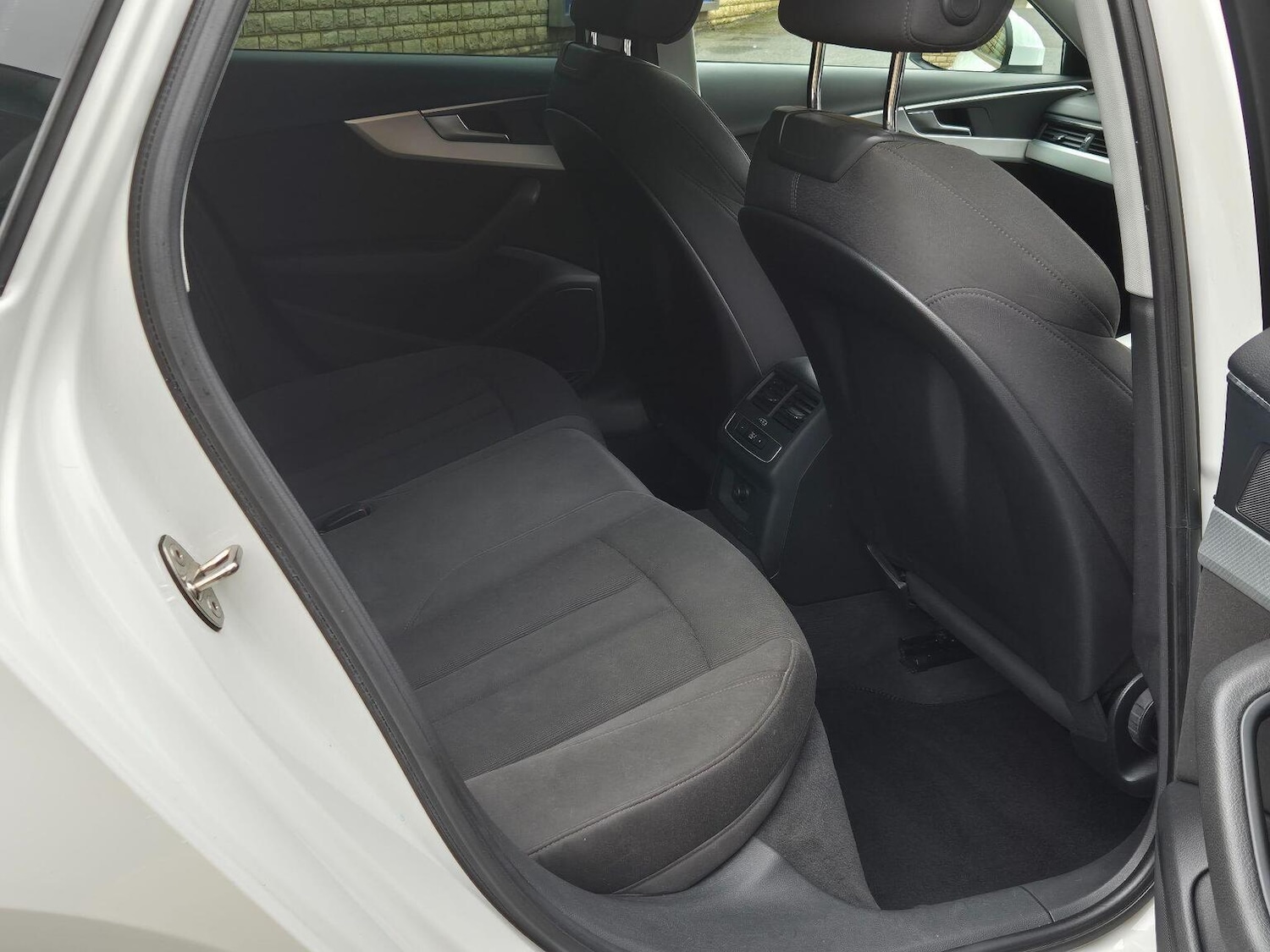 Used Audi A4 2016 for sale - 77802653: Photo 10