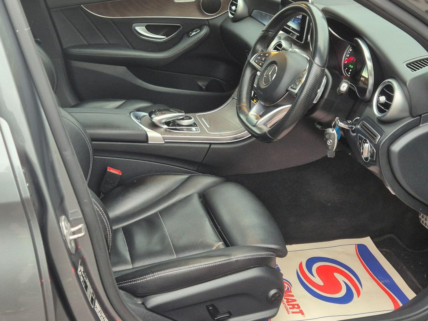 Used Mercedes-Benz C Class 2016 for sale - 77351283: Photo 2