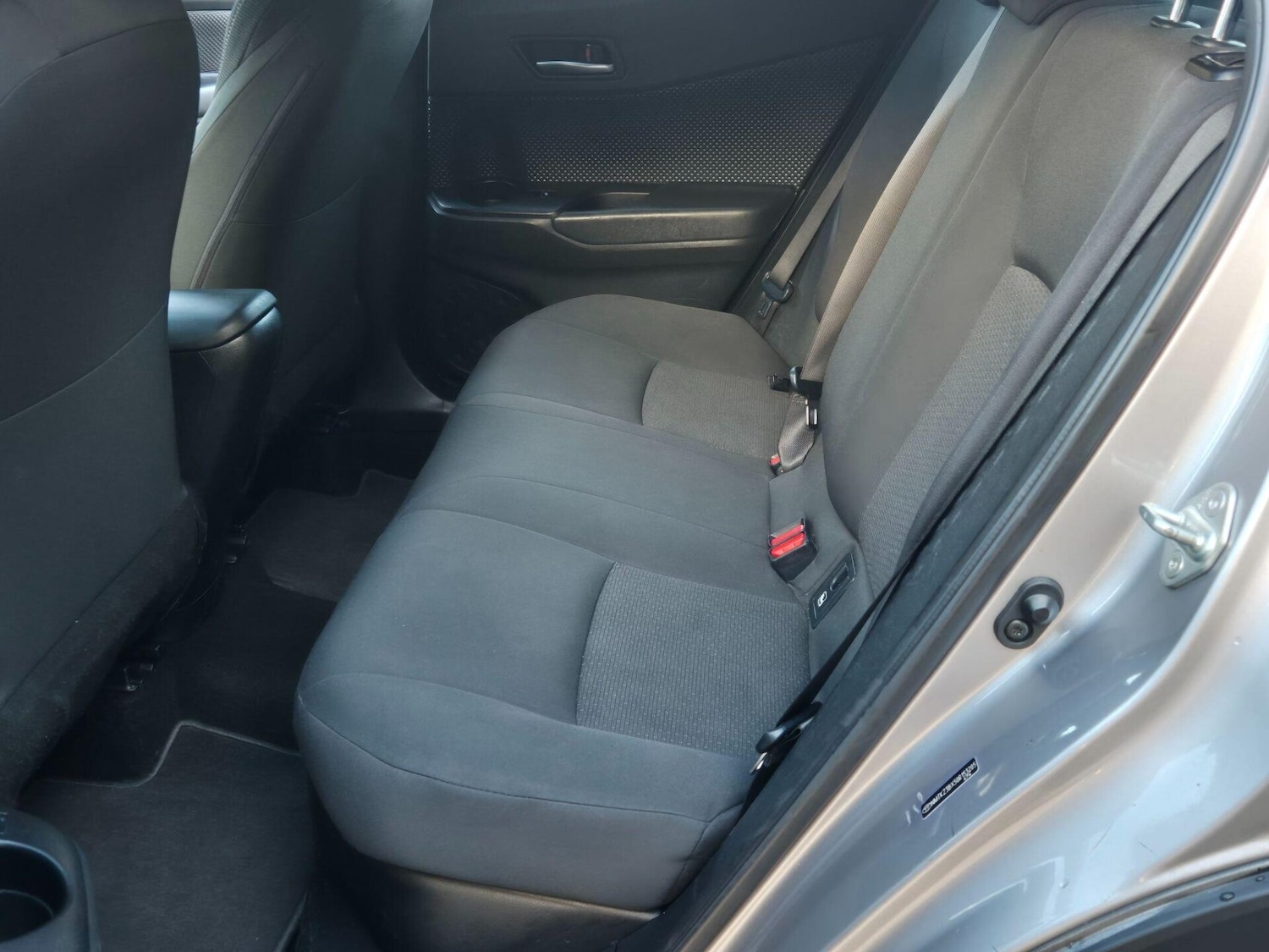 Used Toyota C-HR 2018 for sale - 76734656: Photo 10