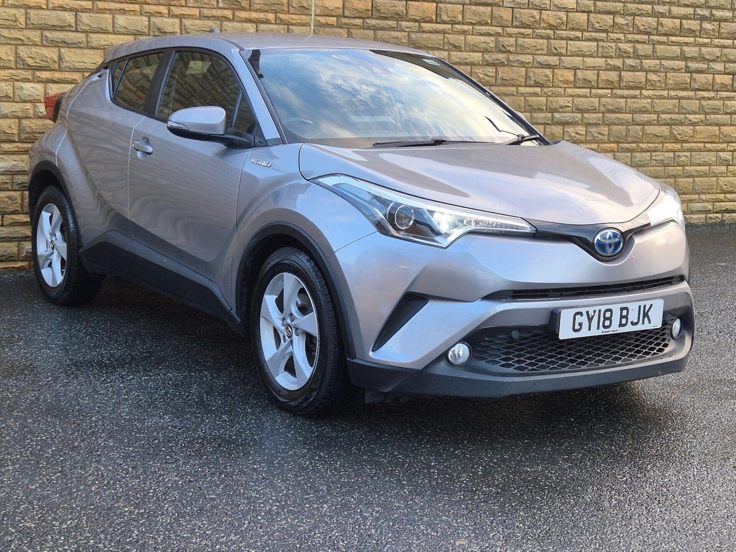 Used Toyota C-HR 2018 for sale - 76734656: Photo 11