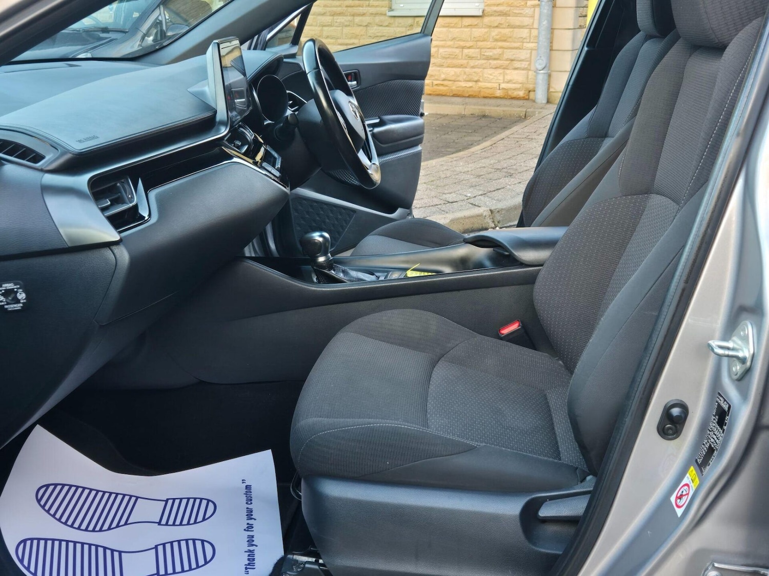 Used Toyota C-HR 2018 for sale - 76734656: Photo 14