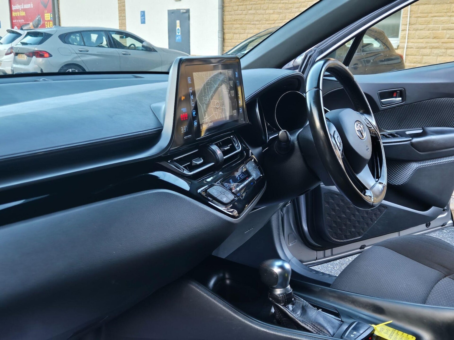 Used Toyota C-HR 2018 for sale - 76734656: Photo 18