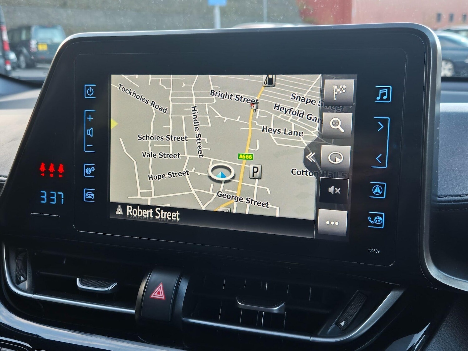 Used Toyota C-HR 2018 for sale - 76734656: Photo 26