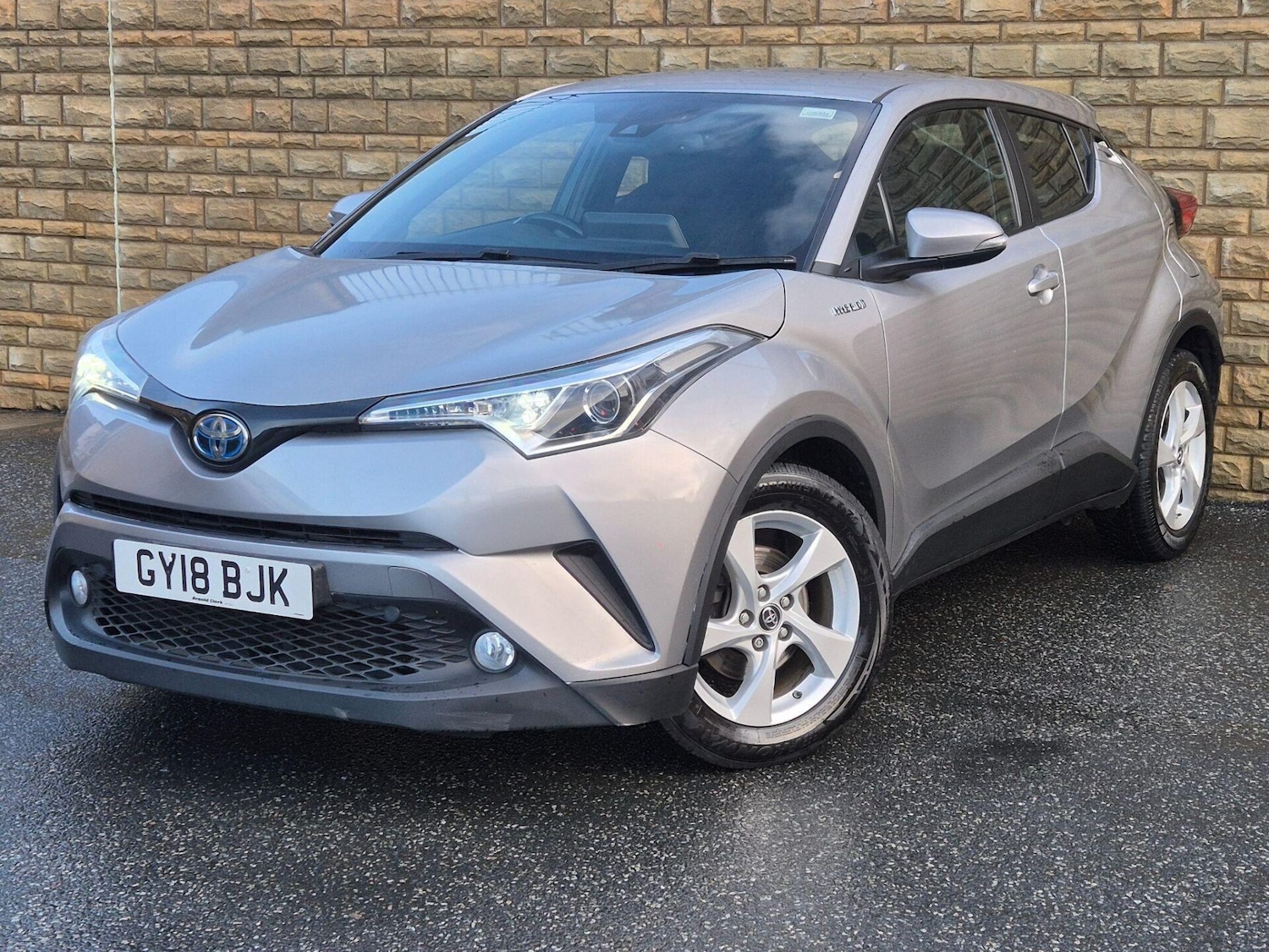 Used Toyota C-HR 2018 for sale - 76734656: Photo 3