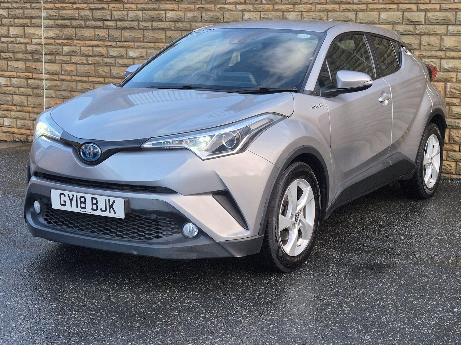 Used Toyota C-HR 2018 for sale - 76734656: Photo 4