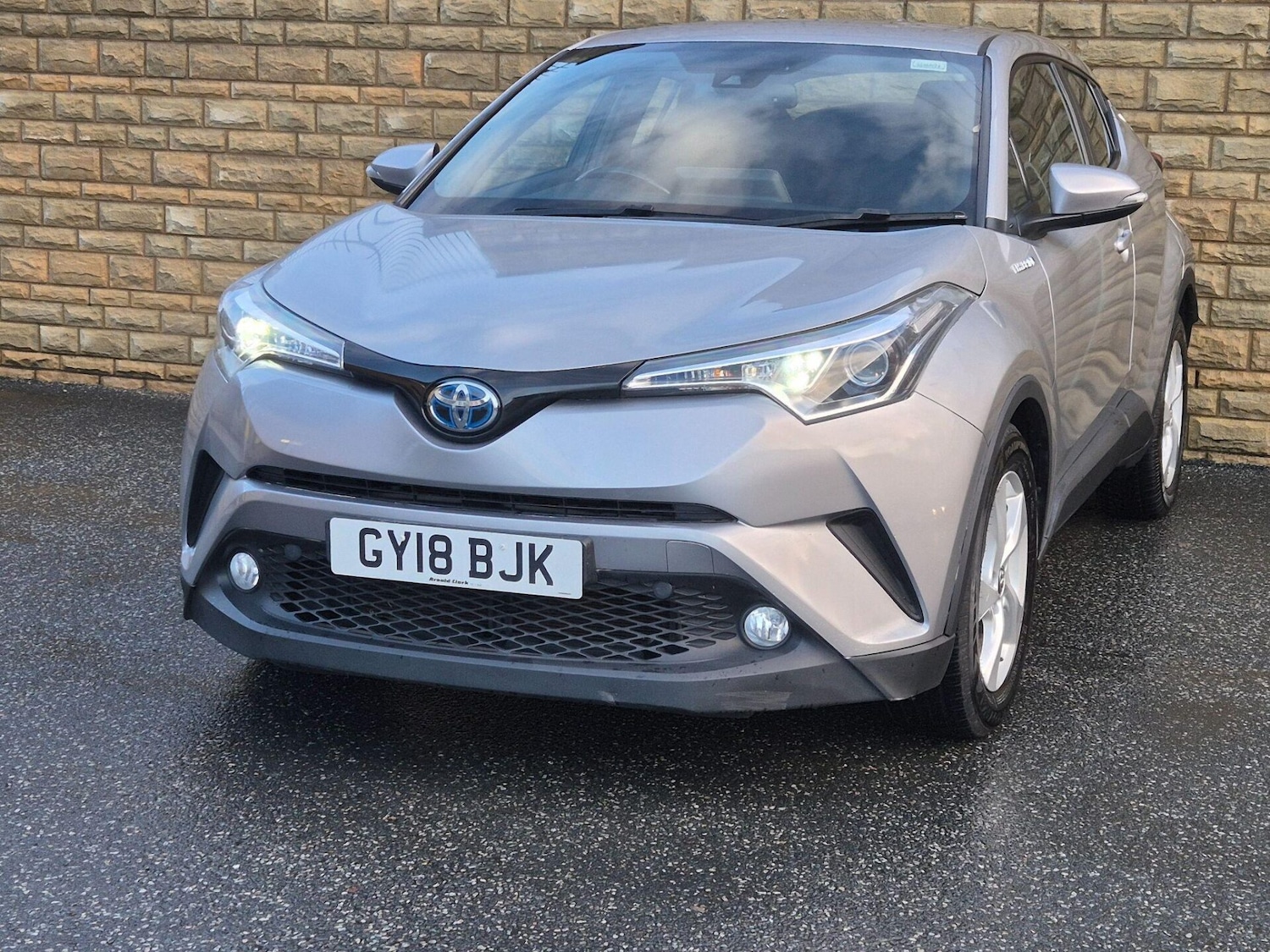 Used Toyota C-HR 2018 for sale - 76734656: Photo 5