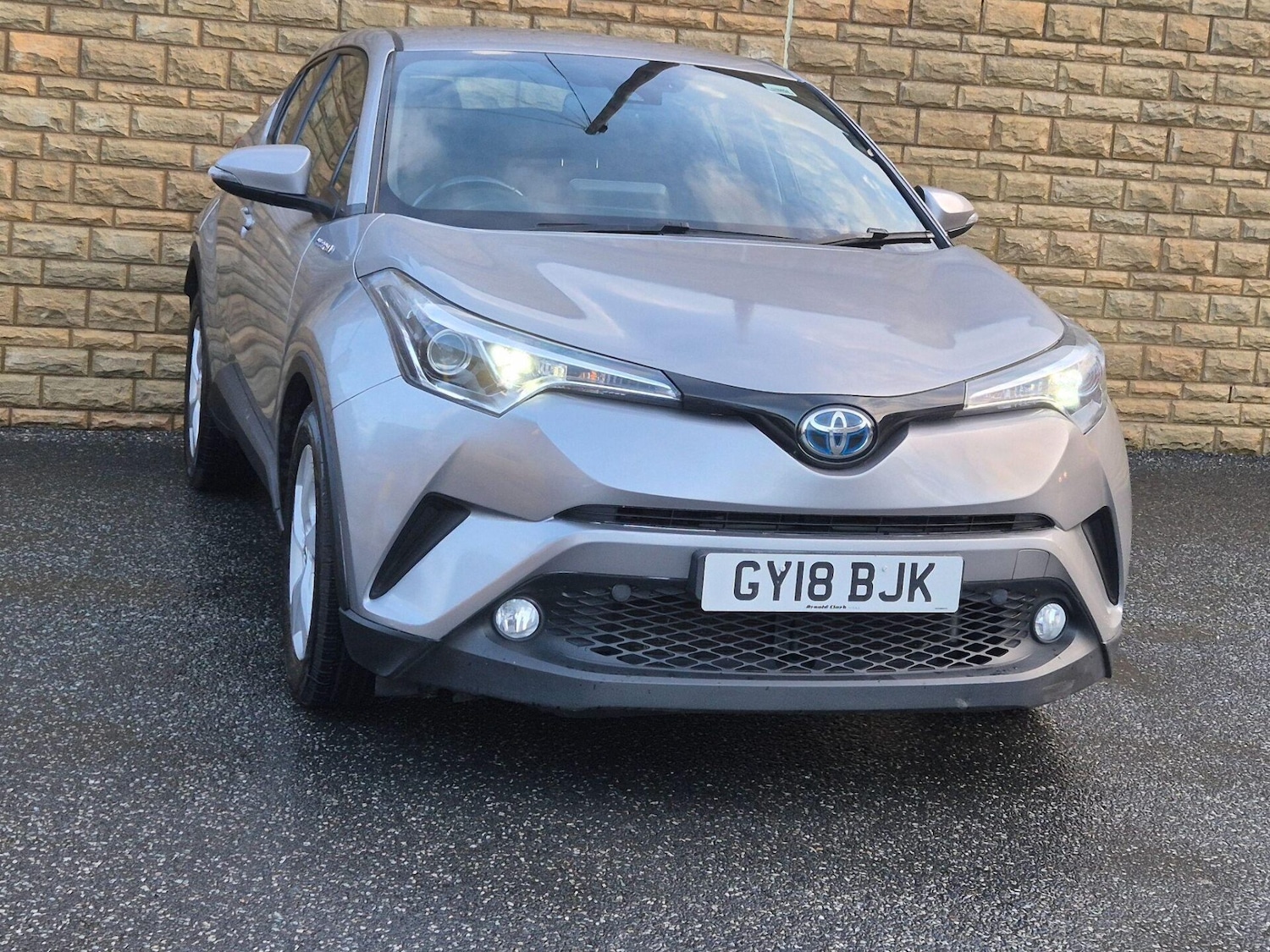 Used Toyota C-HR 2018 for sale - 76734656: Photo 8