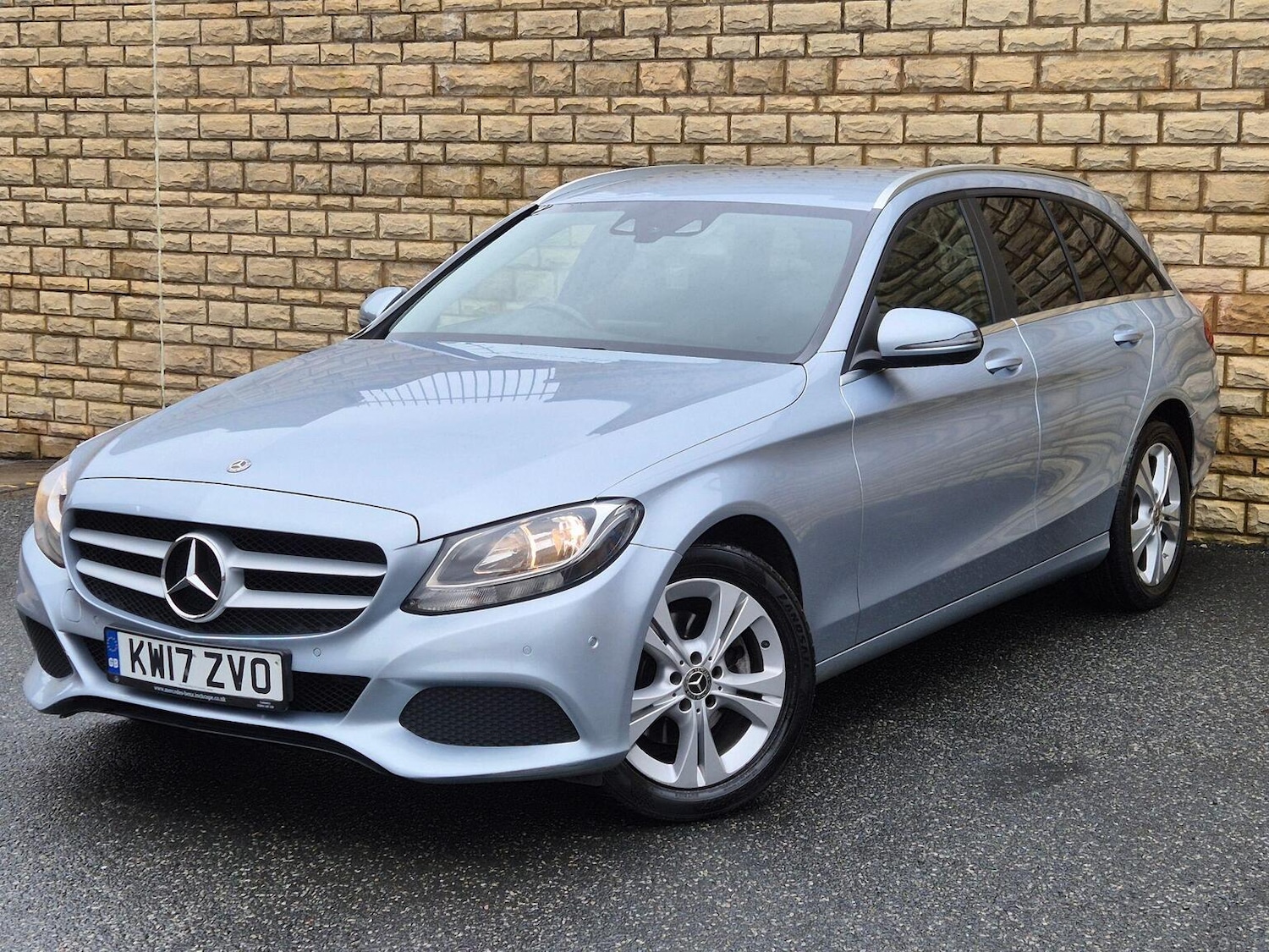 Used Mercedes-Benz C Class 2017 for sale - 77528326: Photo 3