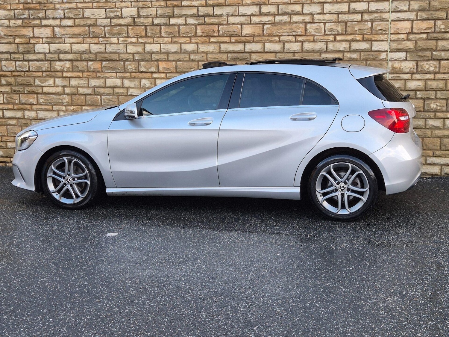 Used Mercedes-Benz A-Class 2018 for sale - 76748064: Photo 24
