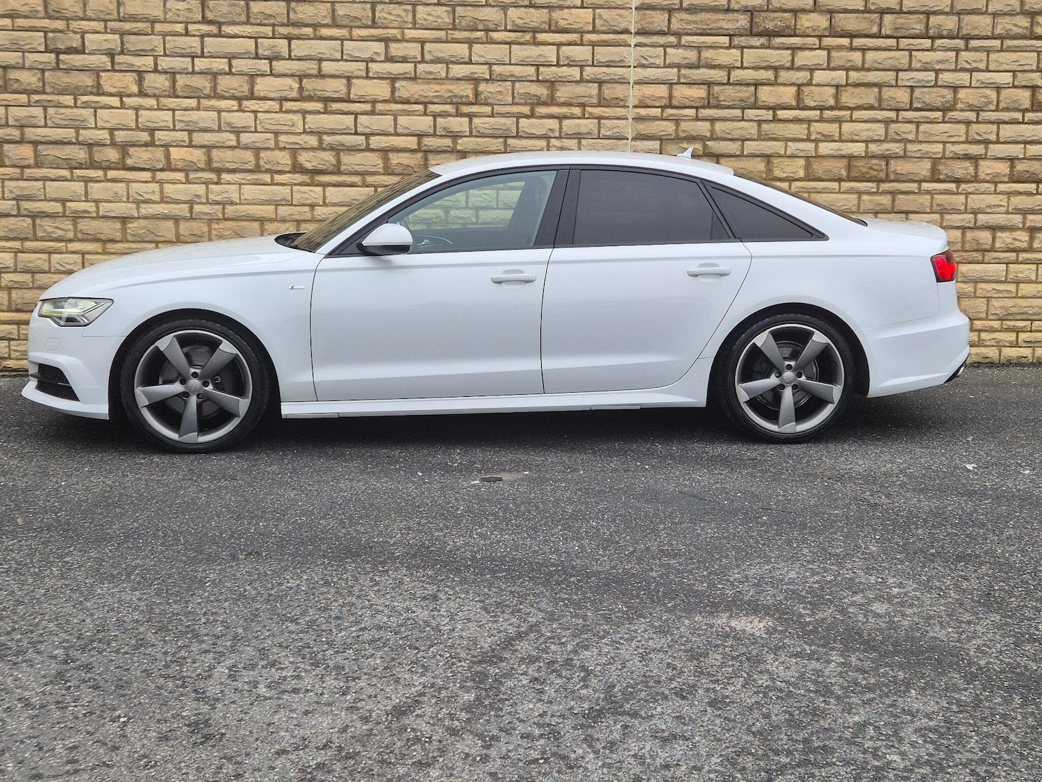 Used Audi A6 Saloon for sale - 78128199: Photo 32