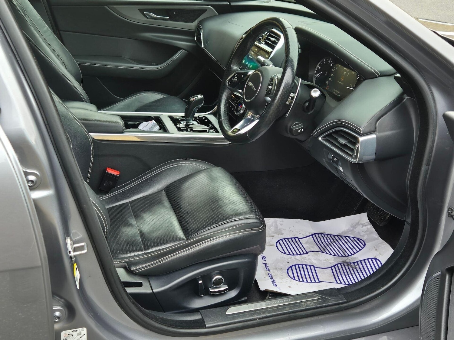 Used Jaguar XE 2019 for sale - 77391786: Photo 2